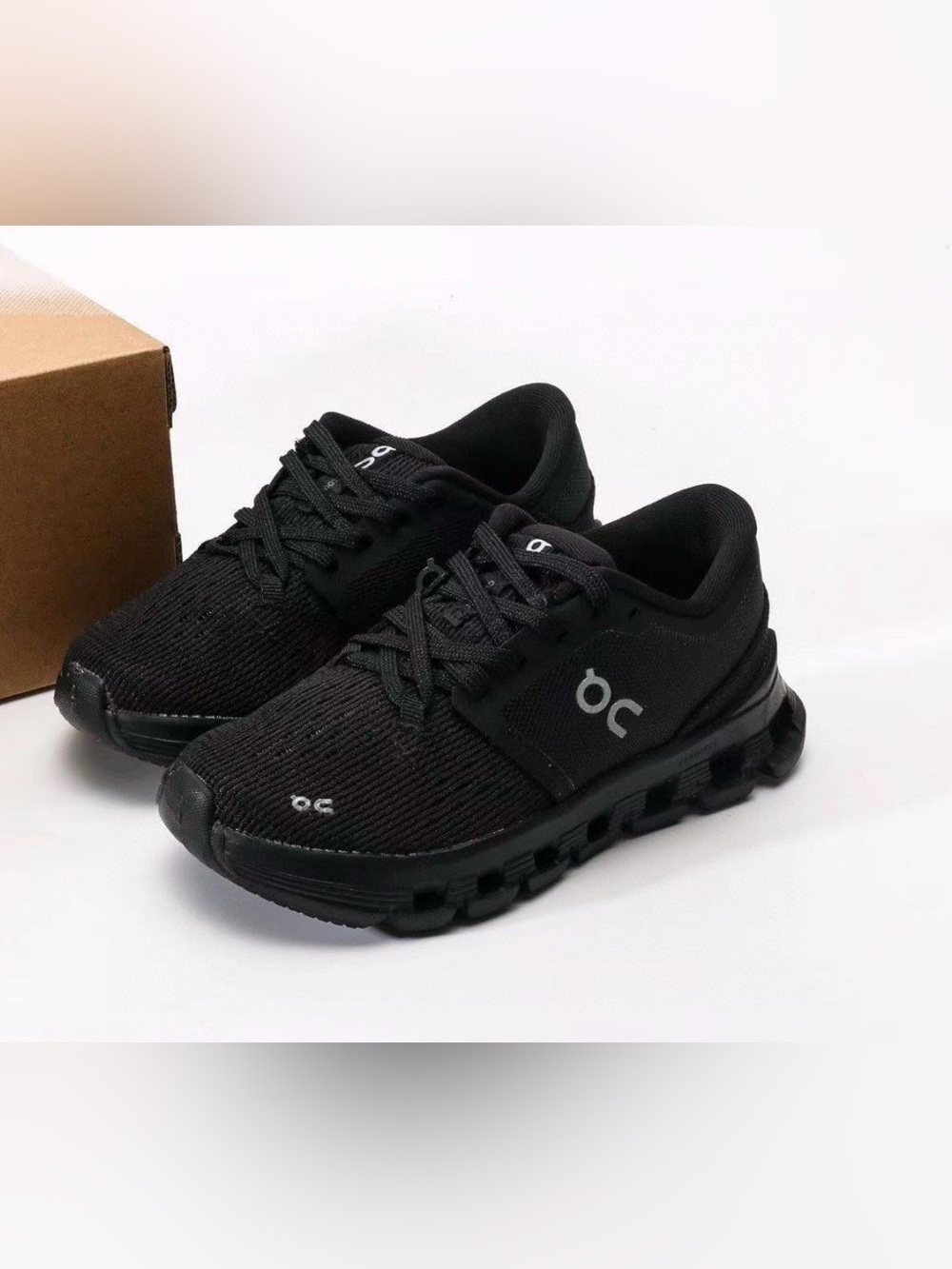 On Running Kids Cloud 6 Athletic
Shoe All - Black ๐๐ปโโ๏ธ๐๐ปโโ๏ธ(SIZE 12.5C) - Picture 3 of 7